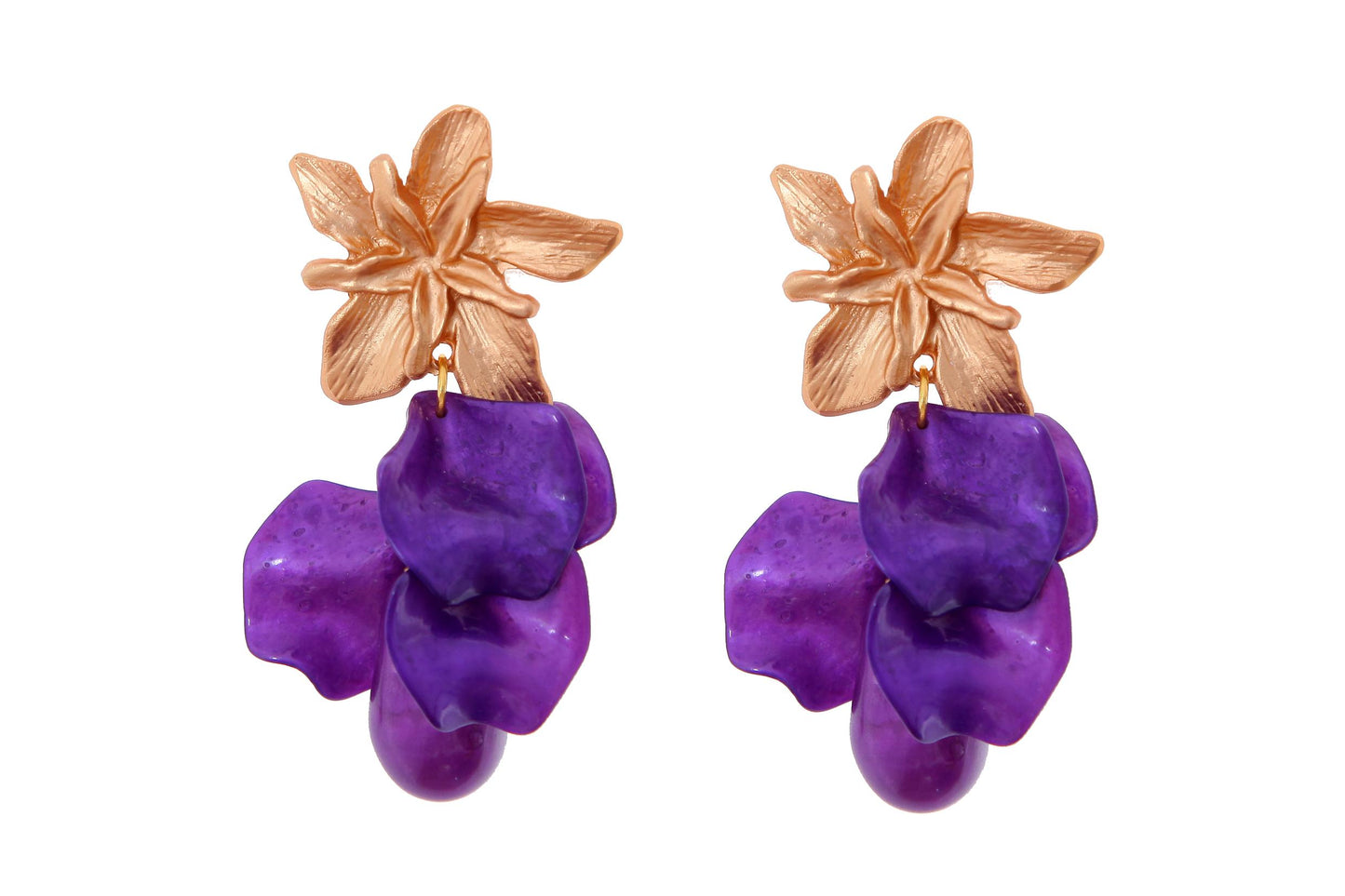 Pendientes de pétalos y piedras nácar morado con cabezal de flor