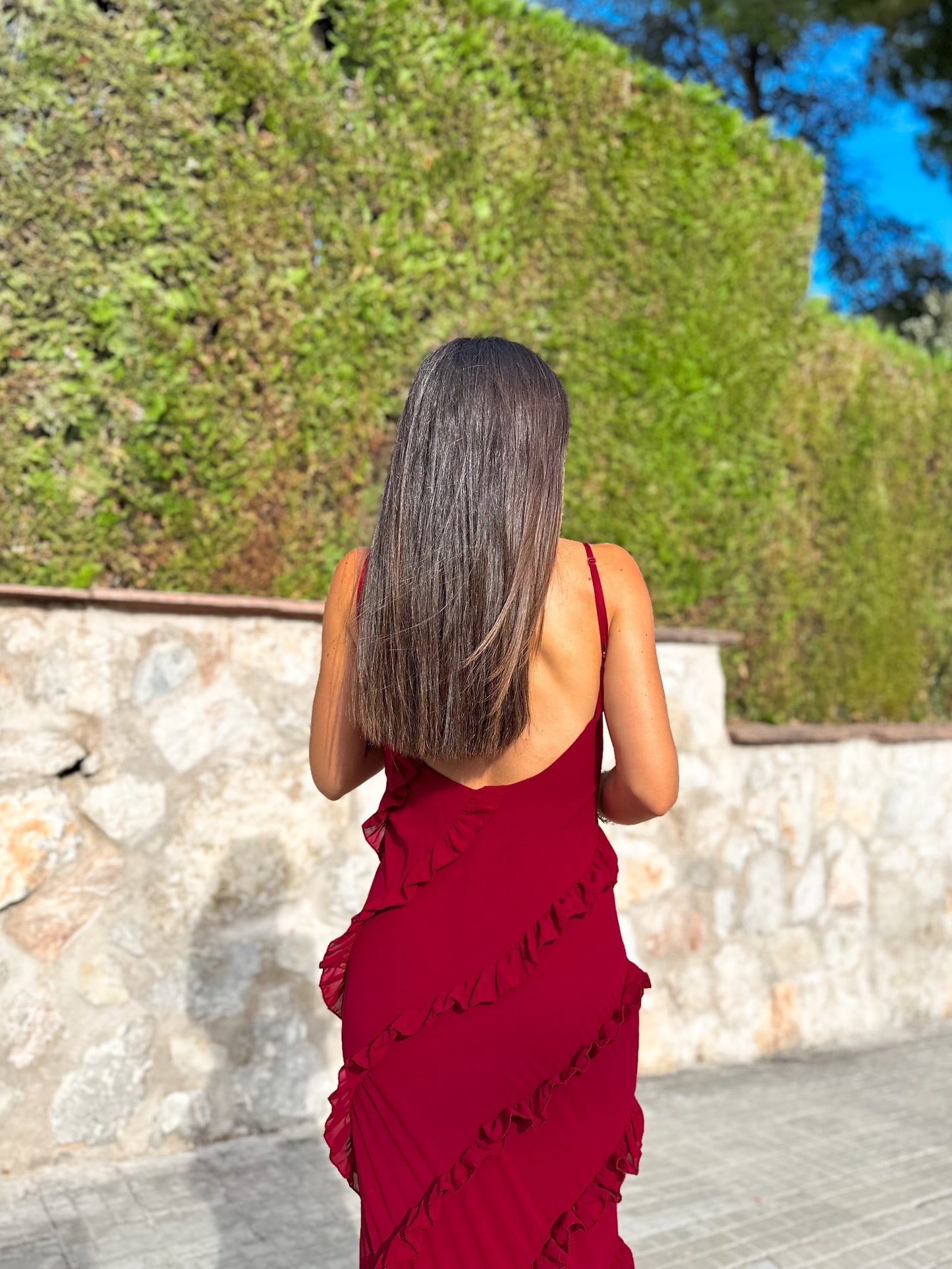 Vestido volantes crepe burdeos