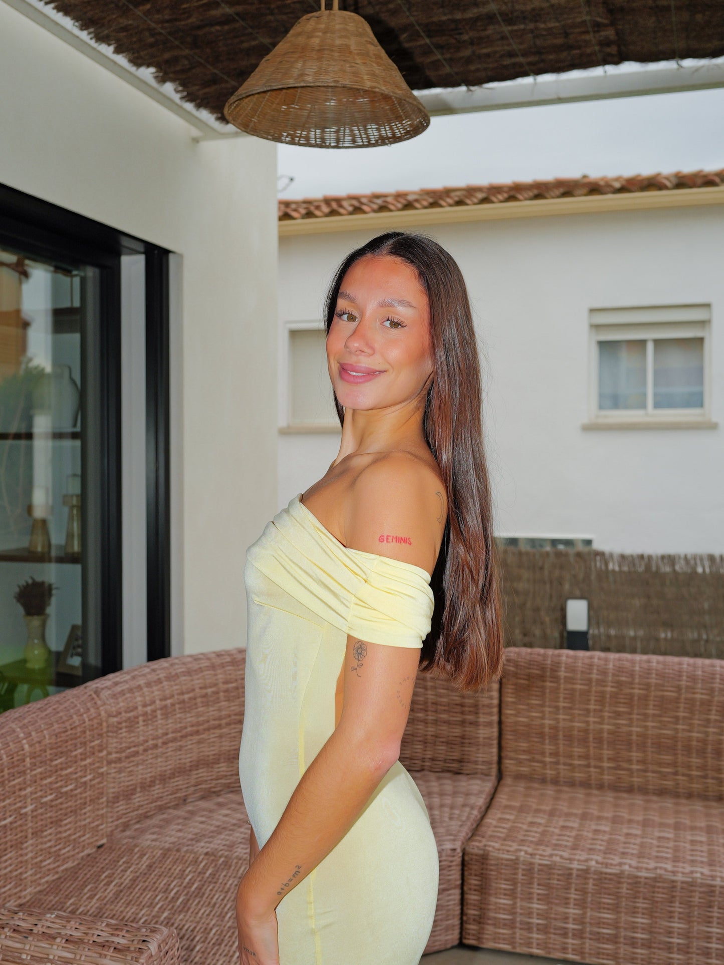 Vestido bardot espalda amarillo