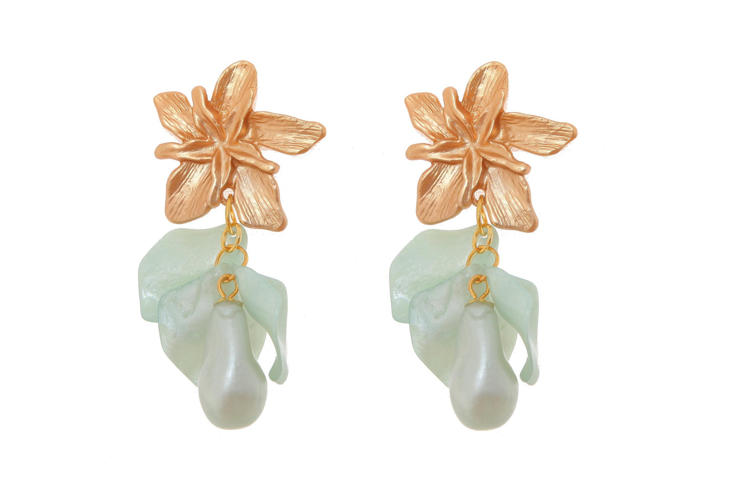 Pendientes de pétalos y piedras nácar verde jabonoso con cabezal de flor