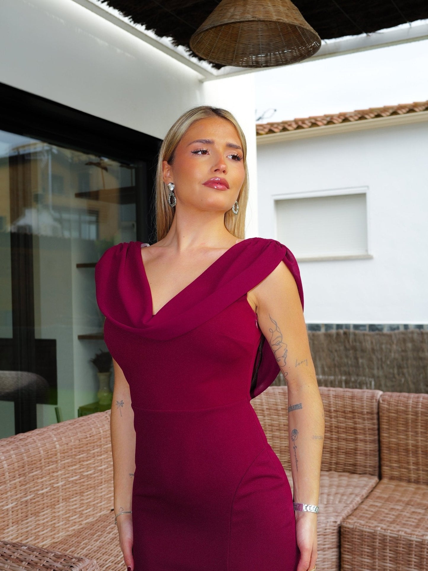 Vestido tulle doble cascada burdeos