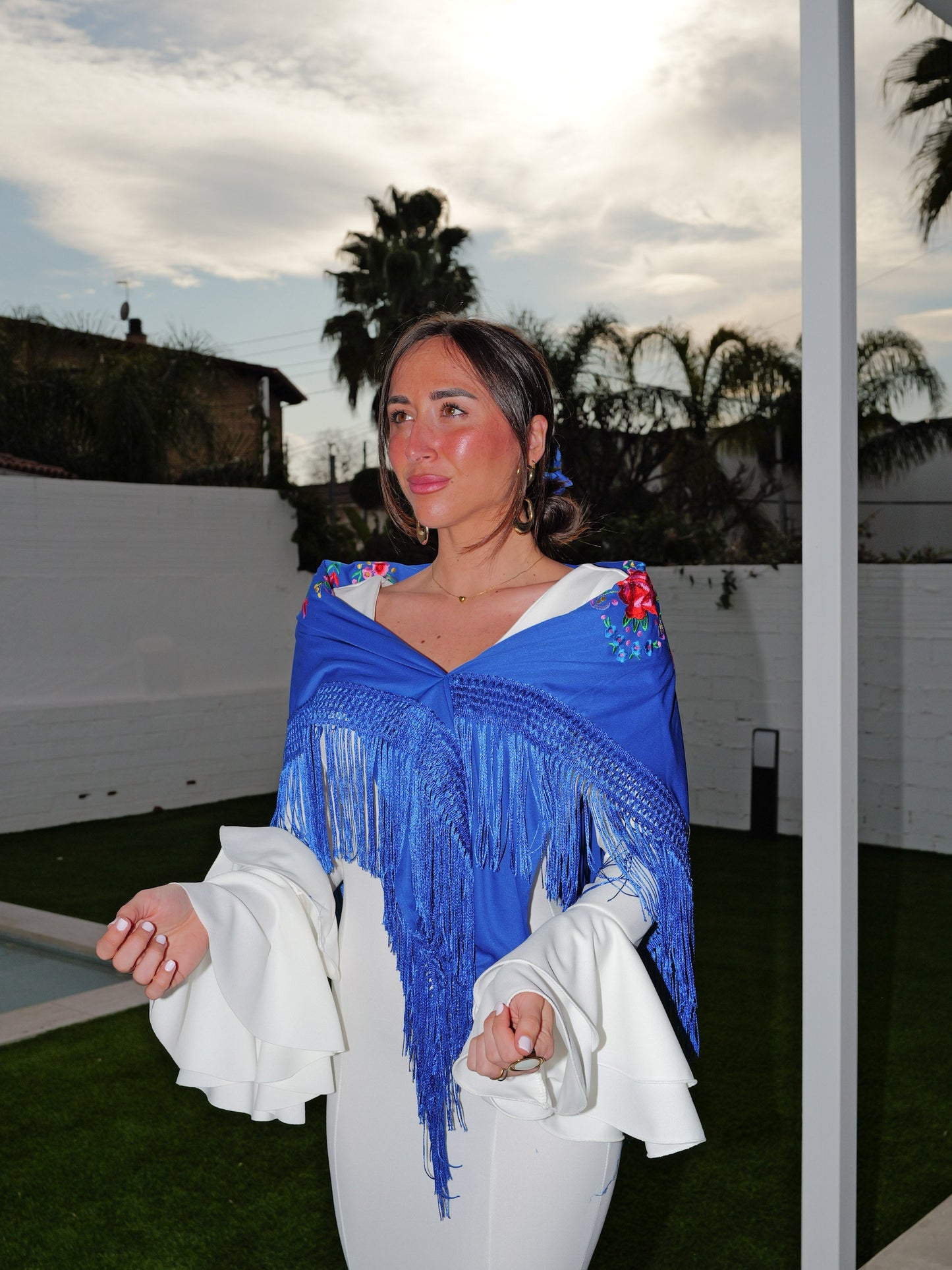 Mantón flamenca bordado flores azul