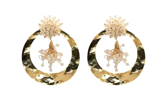 Pendientes de aro con aplique de mosaico de perlas y adorno central con perlas nacaradas blancas