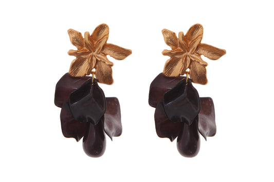 Pendientes de pétalos y piedras nácar en color negro con cabezal de flor
