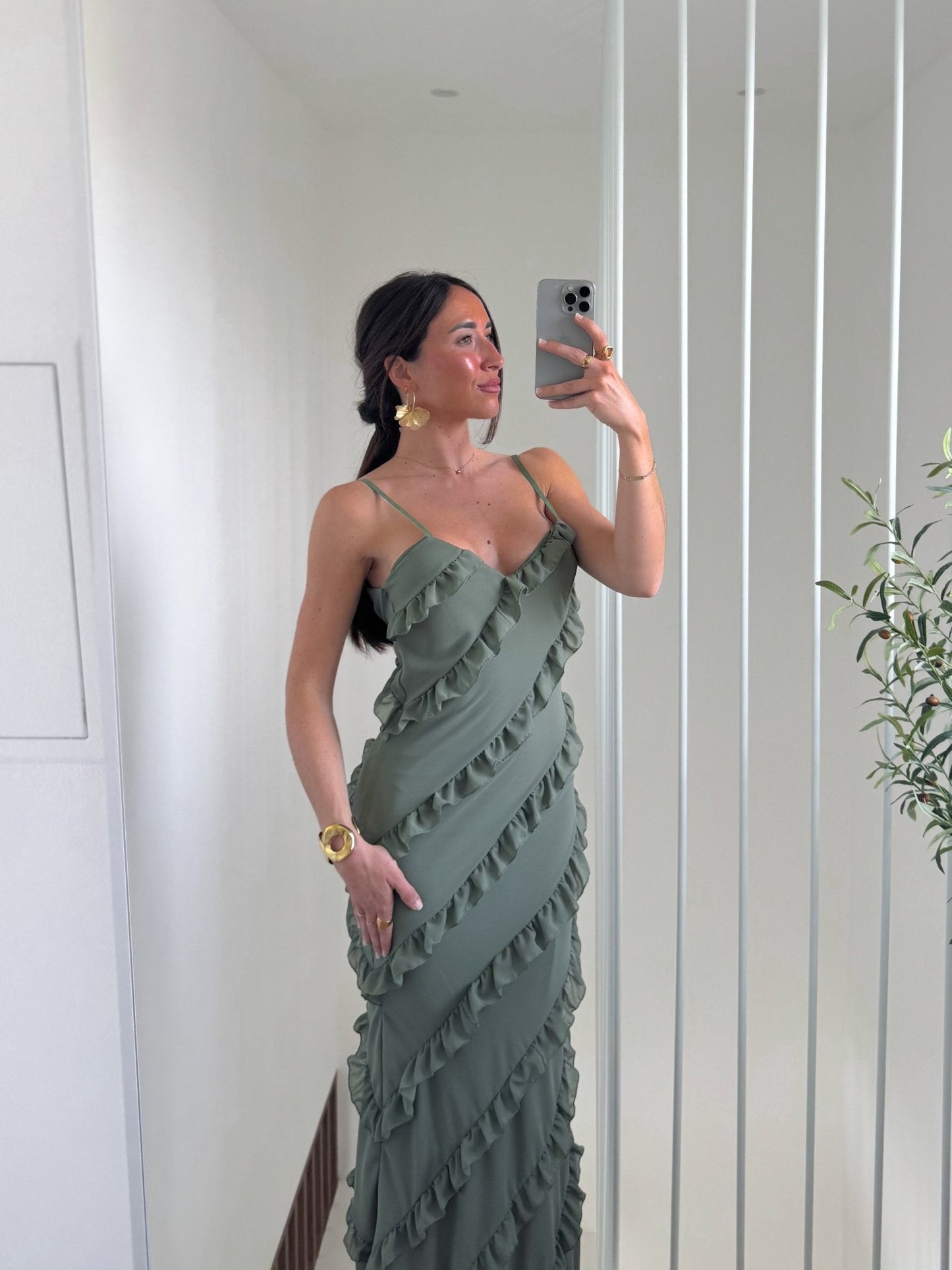 Vestido volantes crepe chocolate