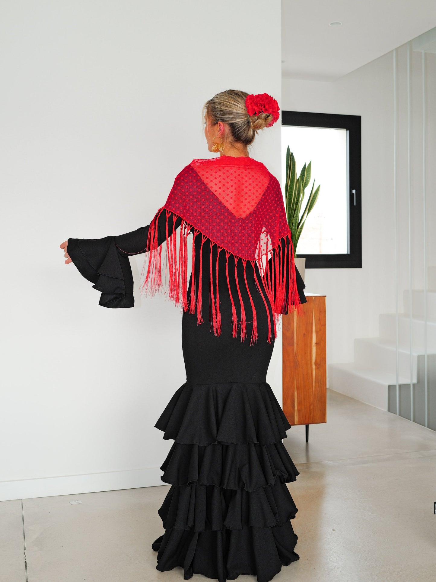 Mantón flamenca topos rojo
