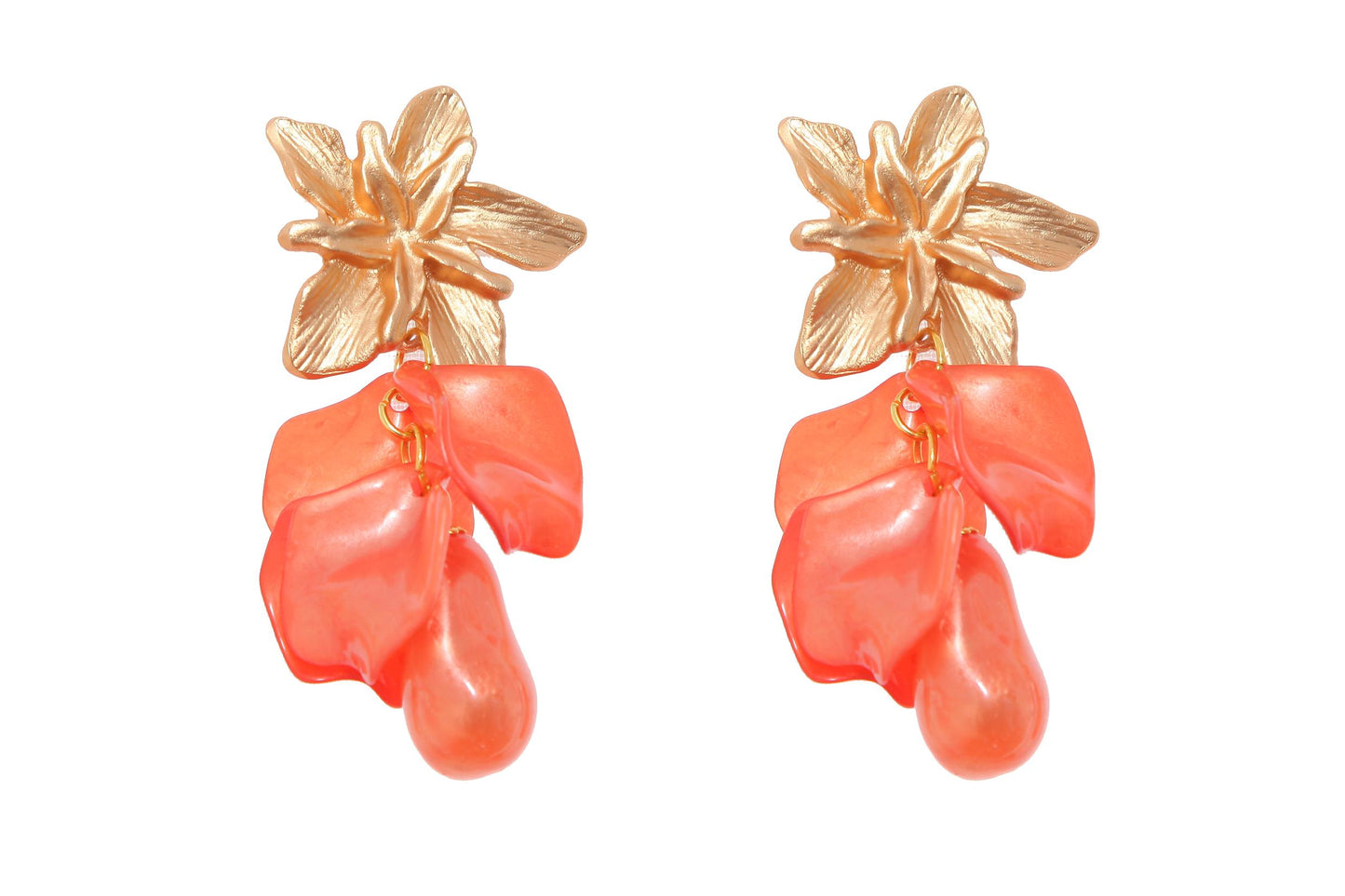 Pendientes de pétalos y piedras nácar en color naranja con cabezal de flor
