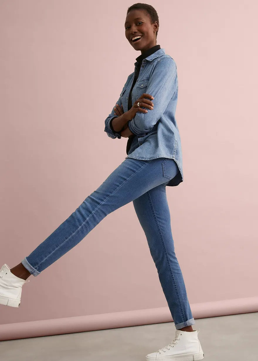 Jeggings básicos con cintura elástica.