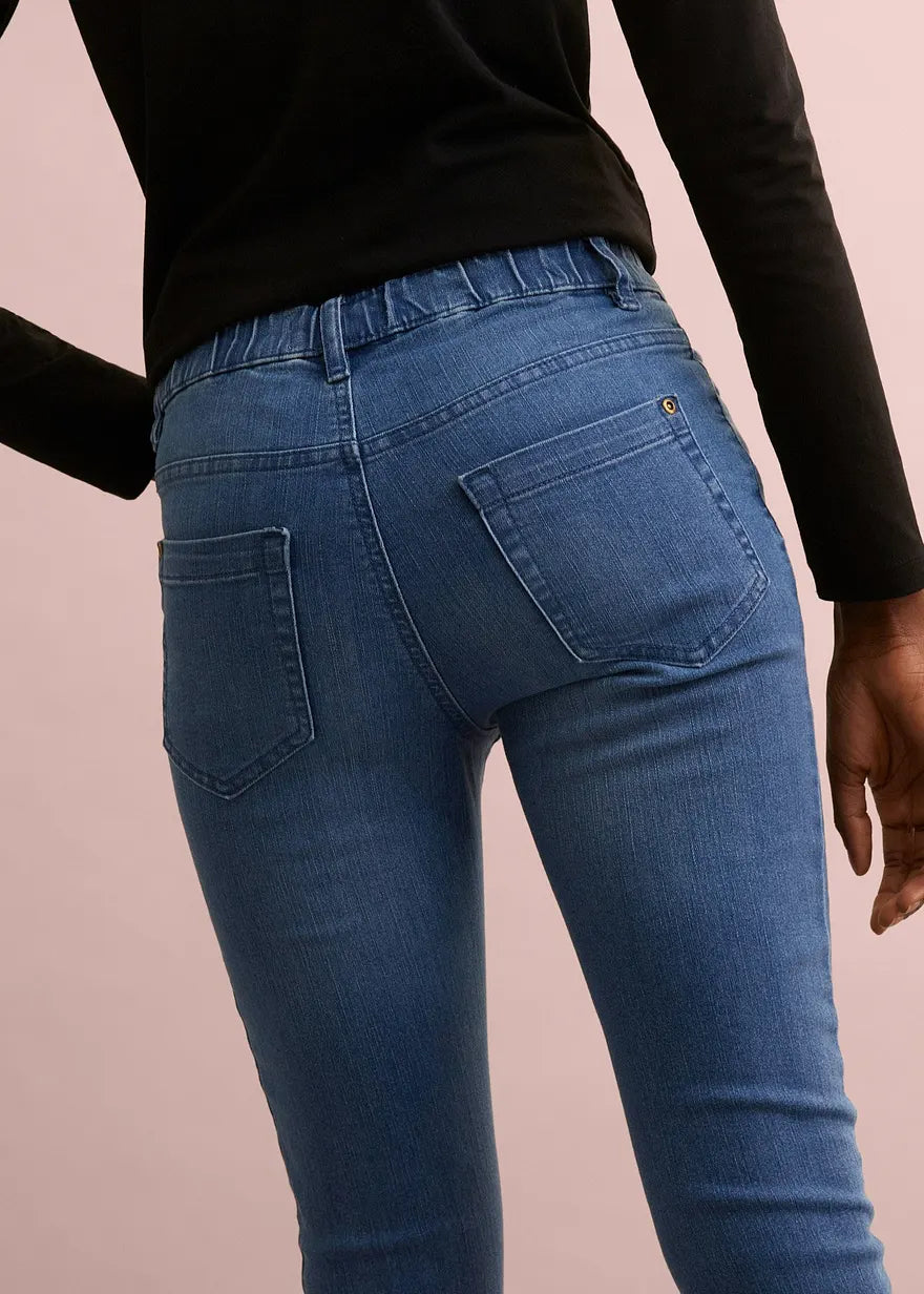 Jeggings básicos con cintura elástica.