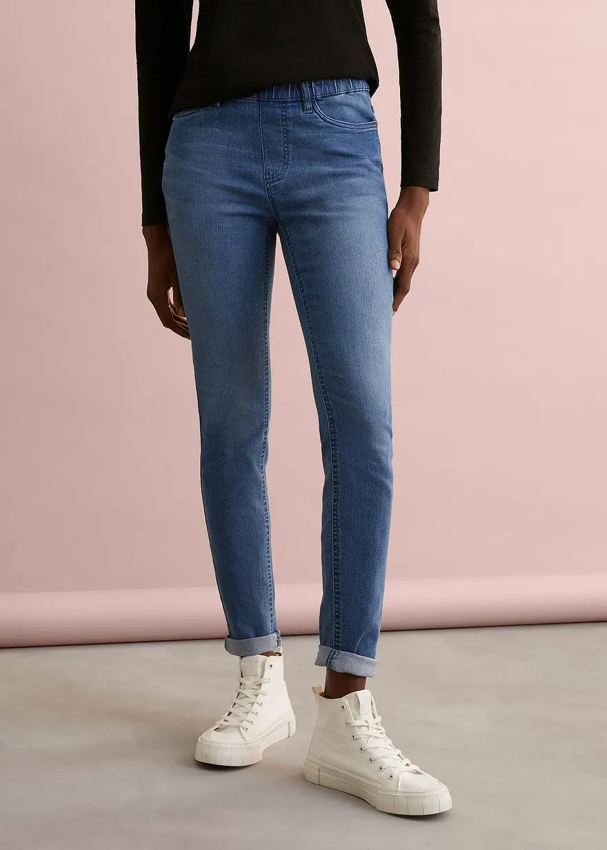 Jeggings básicos con cintura elástica.