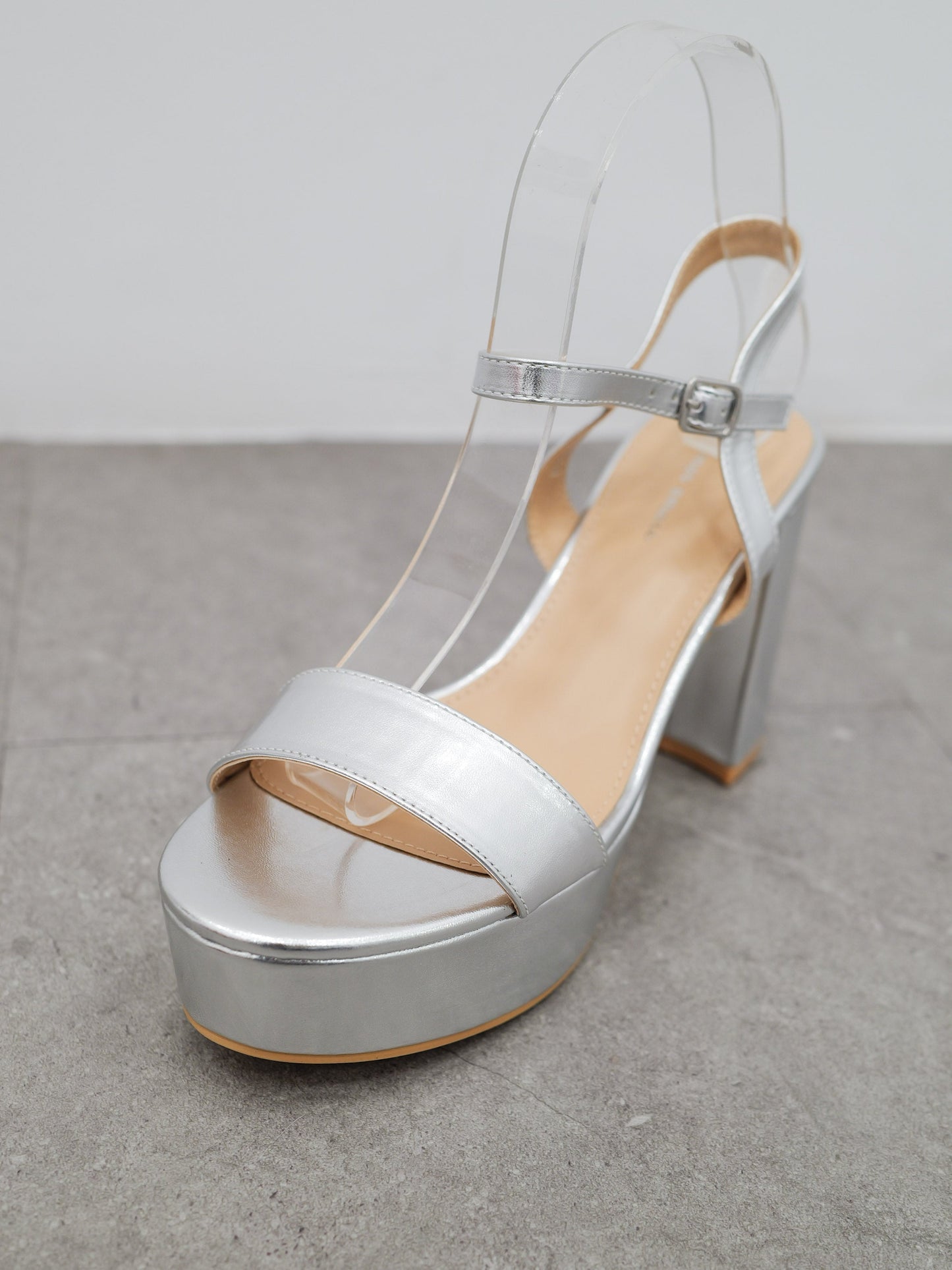 Sandalia banda plateada