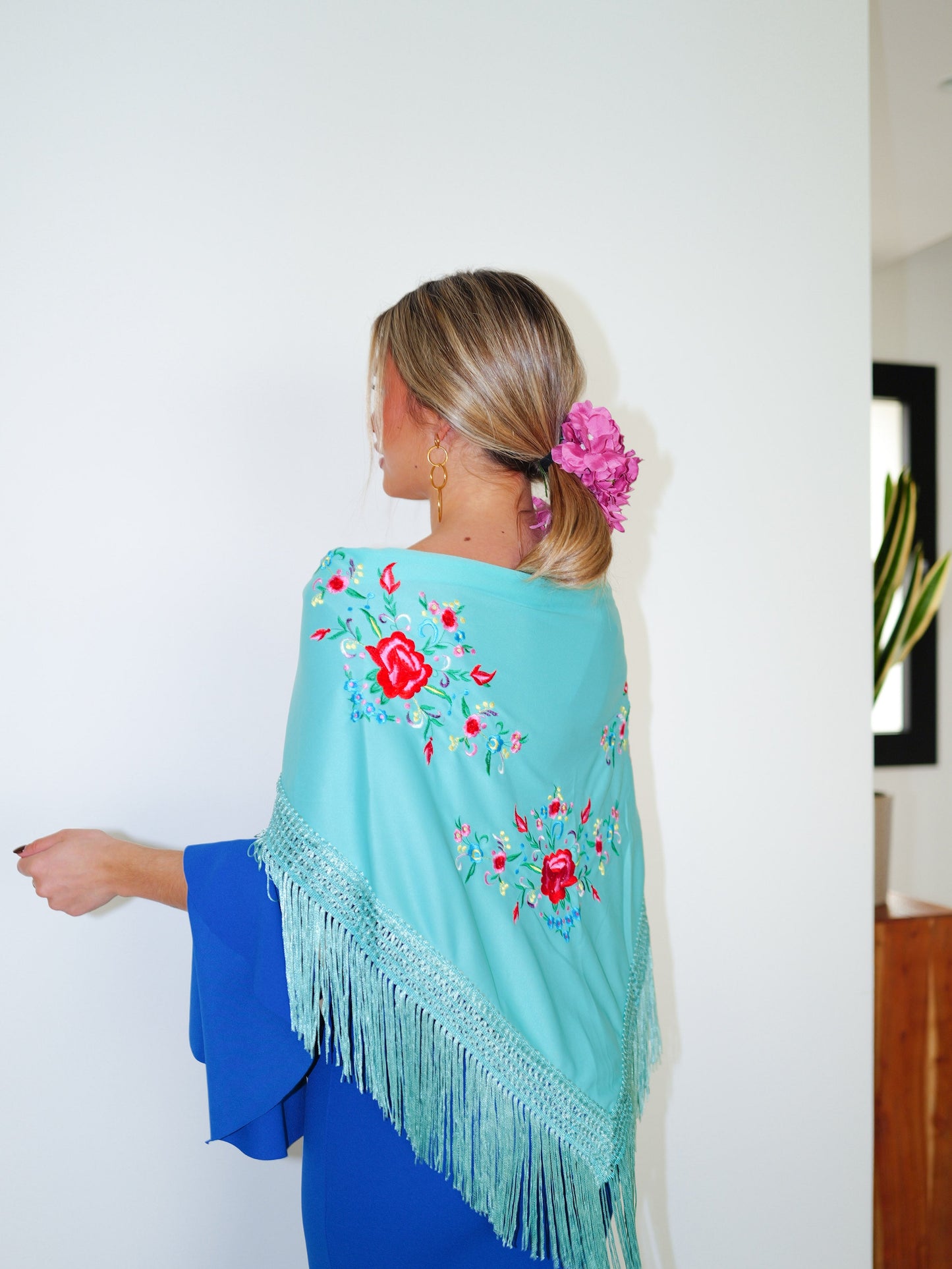 Mantón flamenca bordado flores turquesa