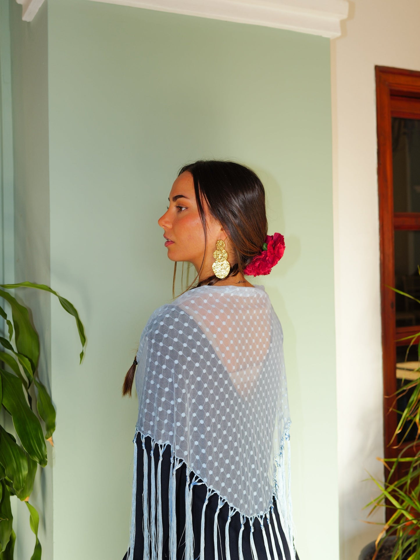 Mantón flamenca topos cielo