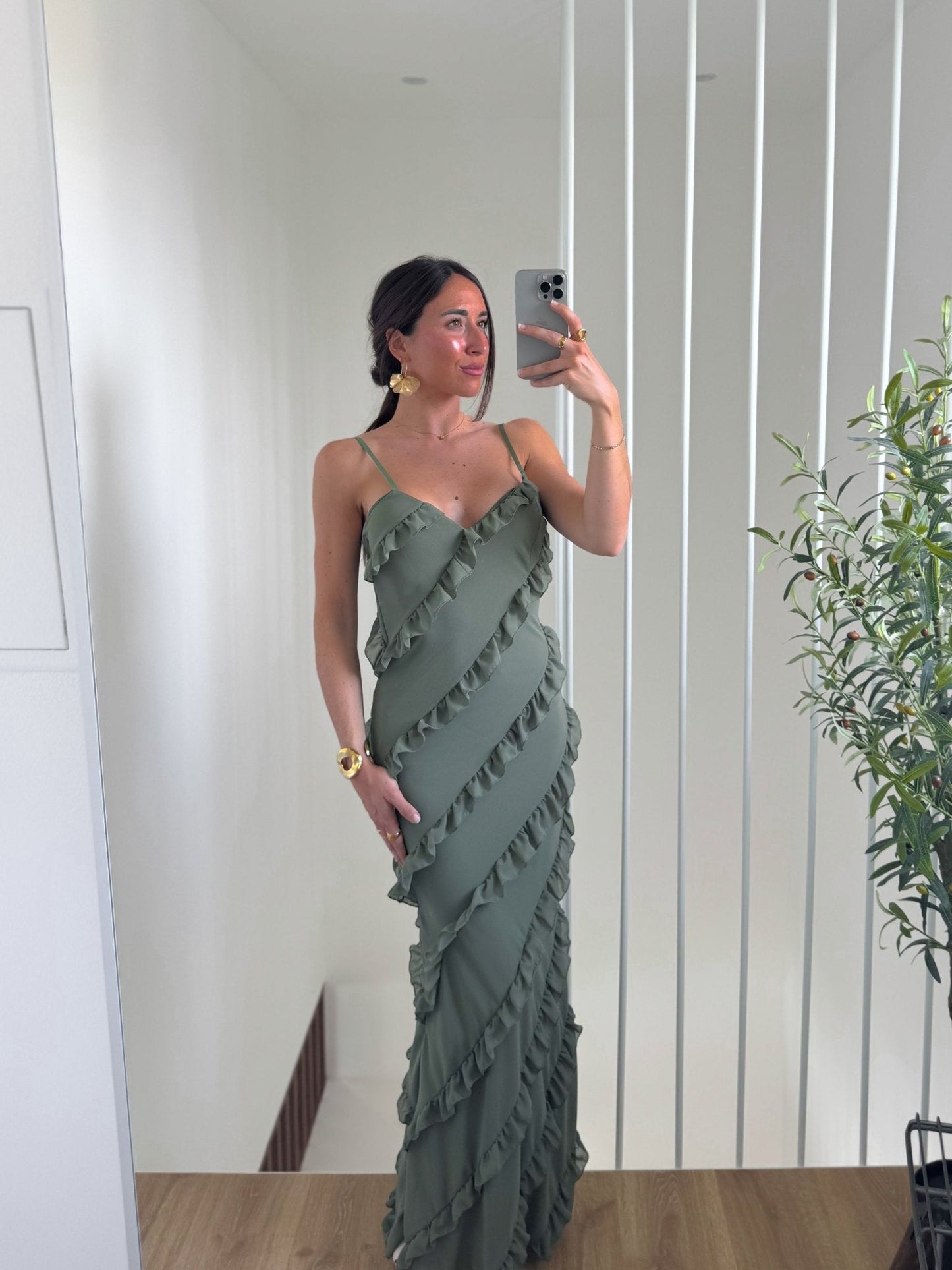 Vestido volantes crepe chocolate