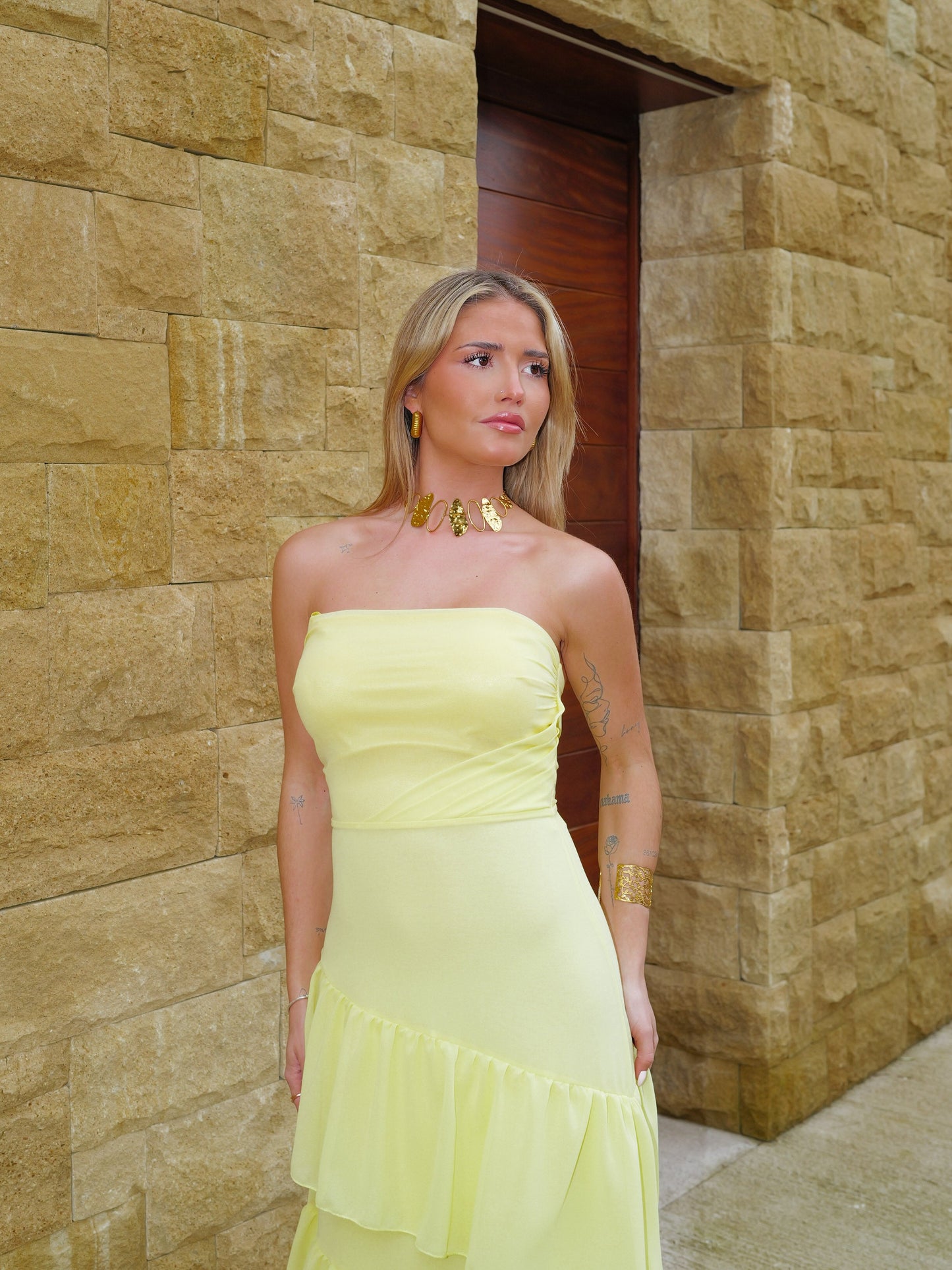 Vestido palabra volantes amarillo