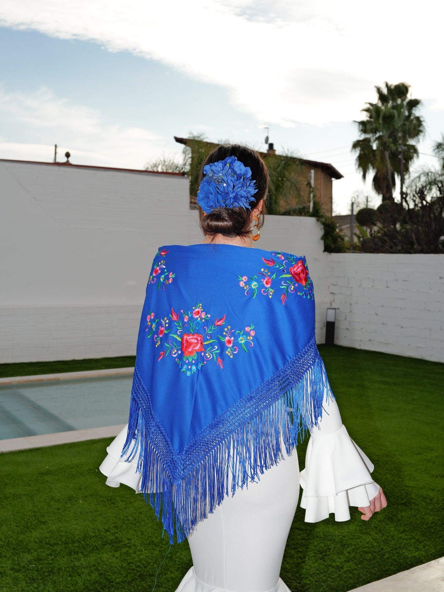 Mantón flamenca bordado flores azul
