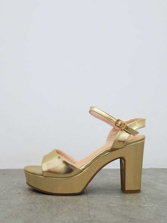 Sandalia baja plataforma dorada