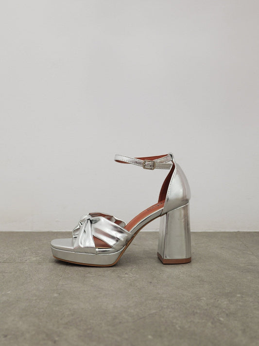 Zapatos plataforma nudo plateado