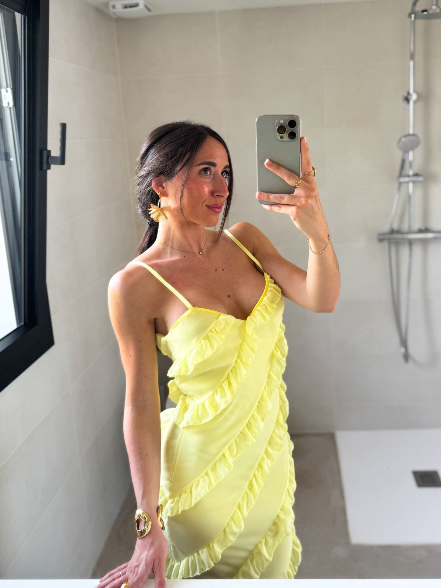 Vestido volantes crepe amarillo