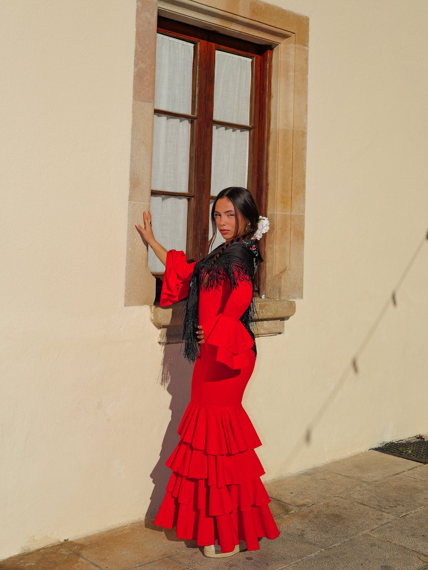 Mantón flamenca bordado flores negro