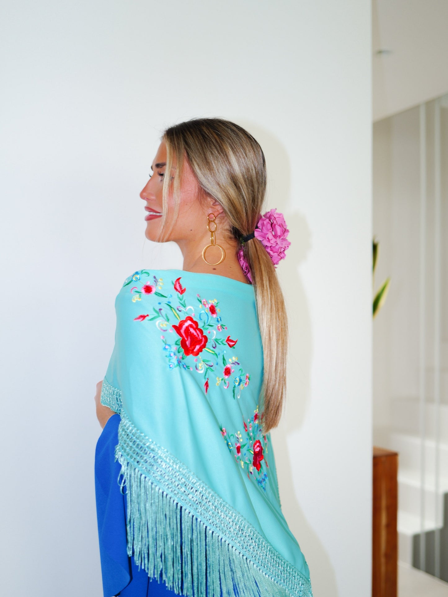 Mantón flamenca bordado flores turquesa