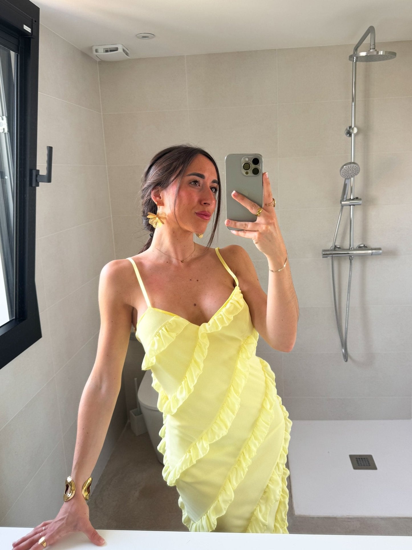 Vestido volantes crepe amarillo