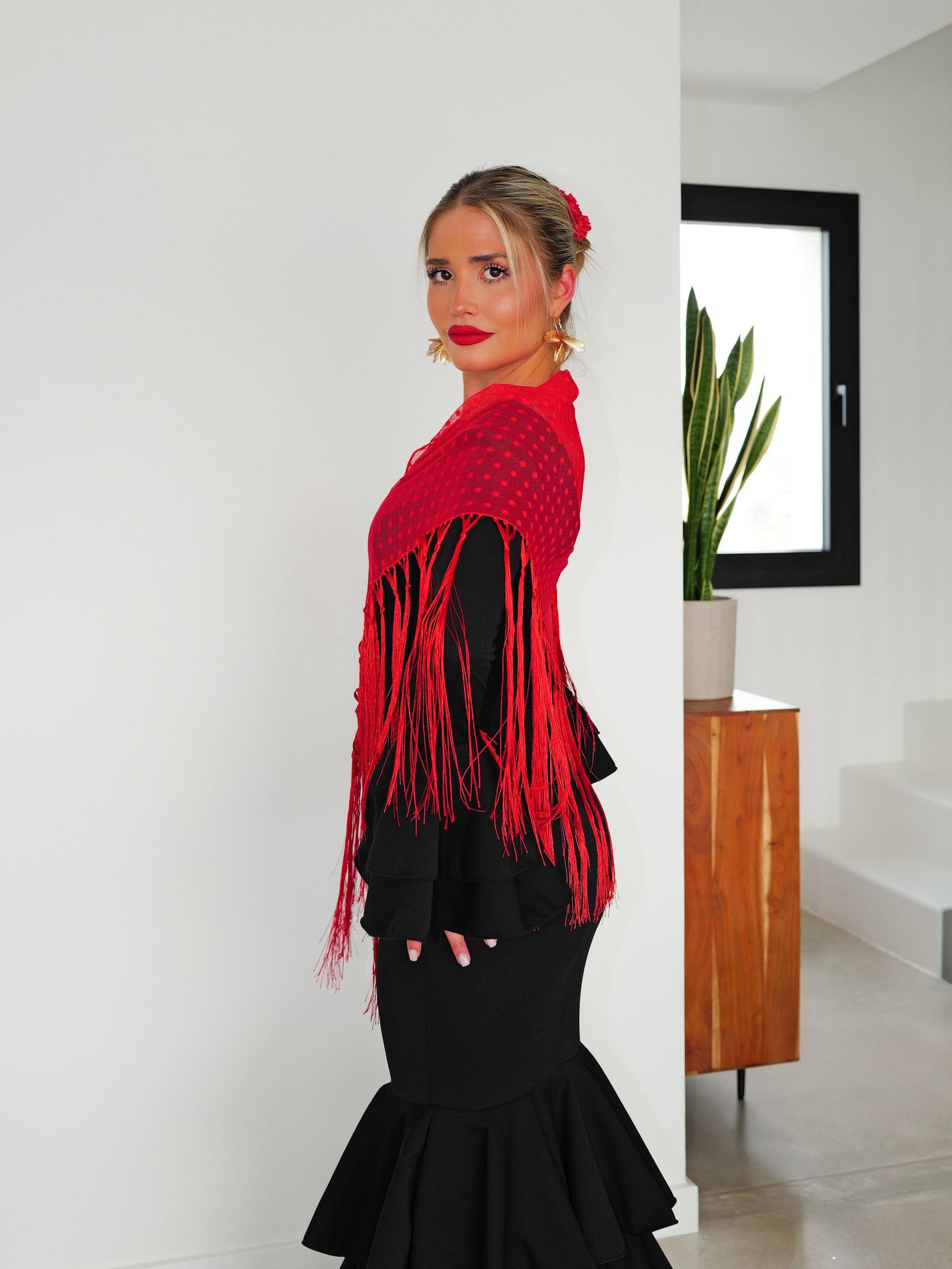 Mantón flamenca topos rojo