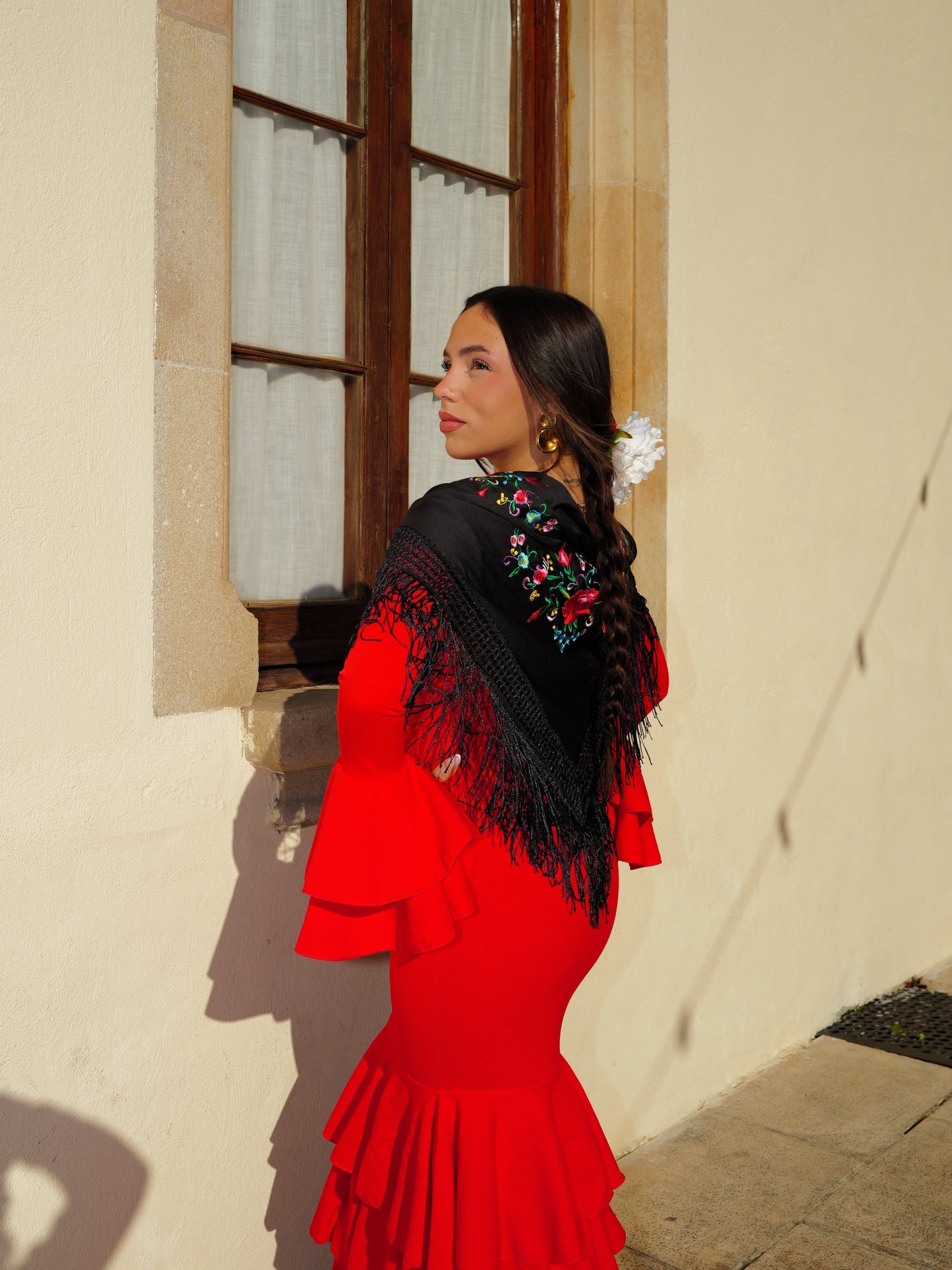 Mantón flamenca bordado flores negro