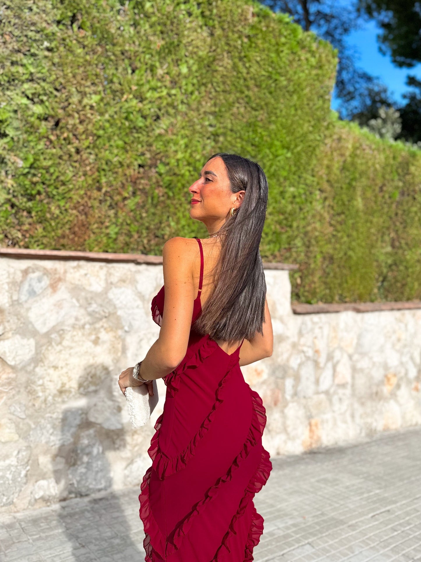 Vestido volantes crepe burdeos