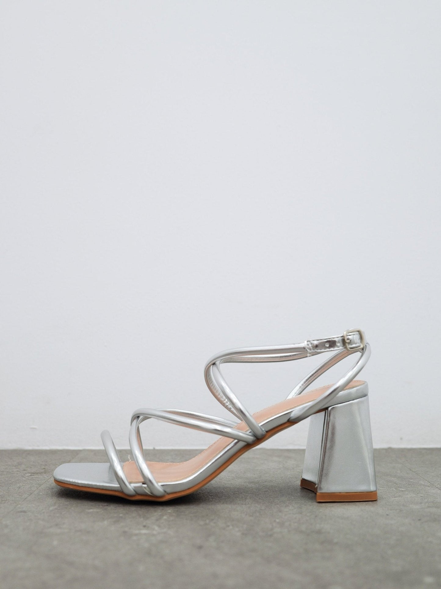 Sandalia baja entrelazado plata