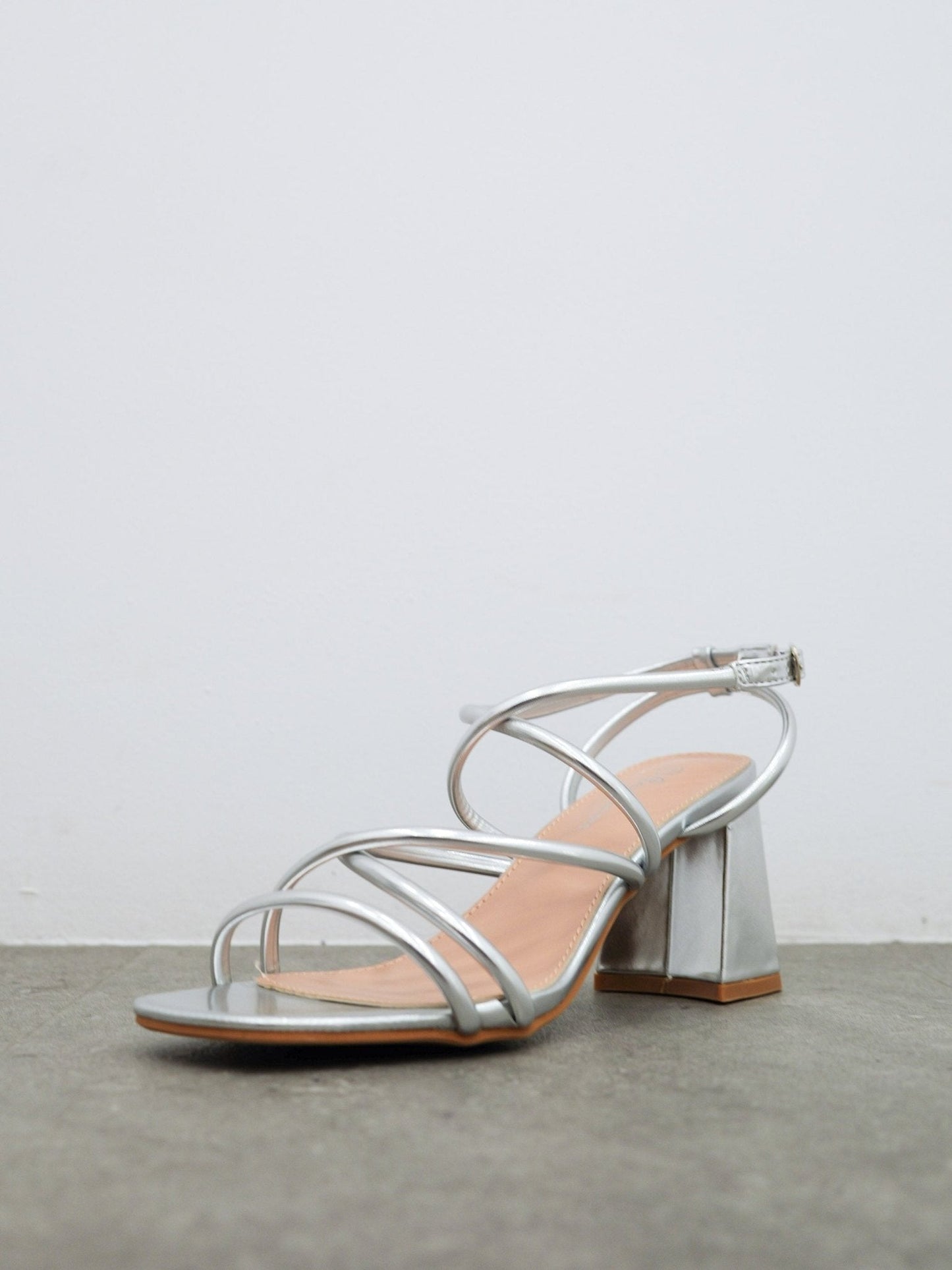 Sandalia baja entrelazado plata