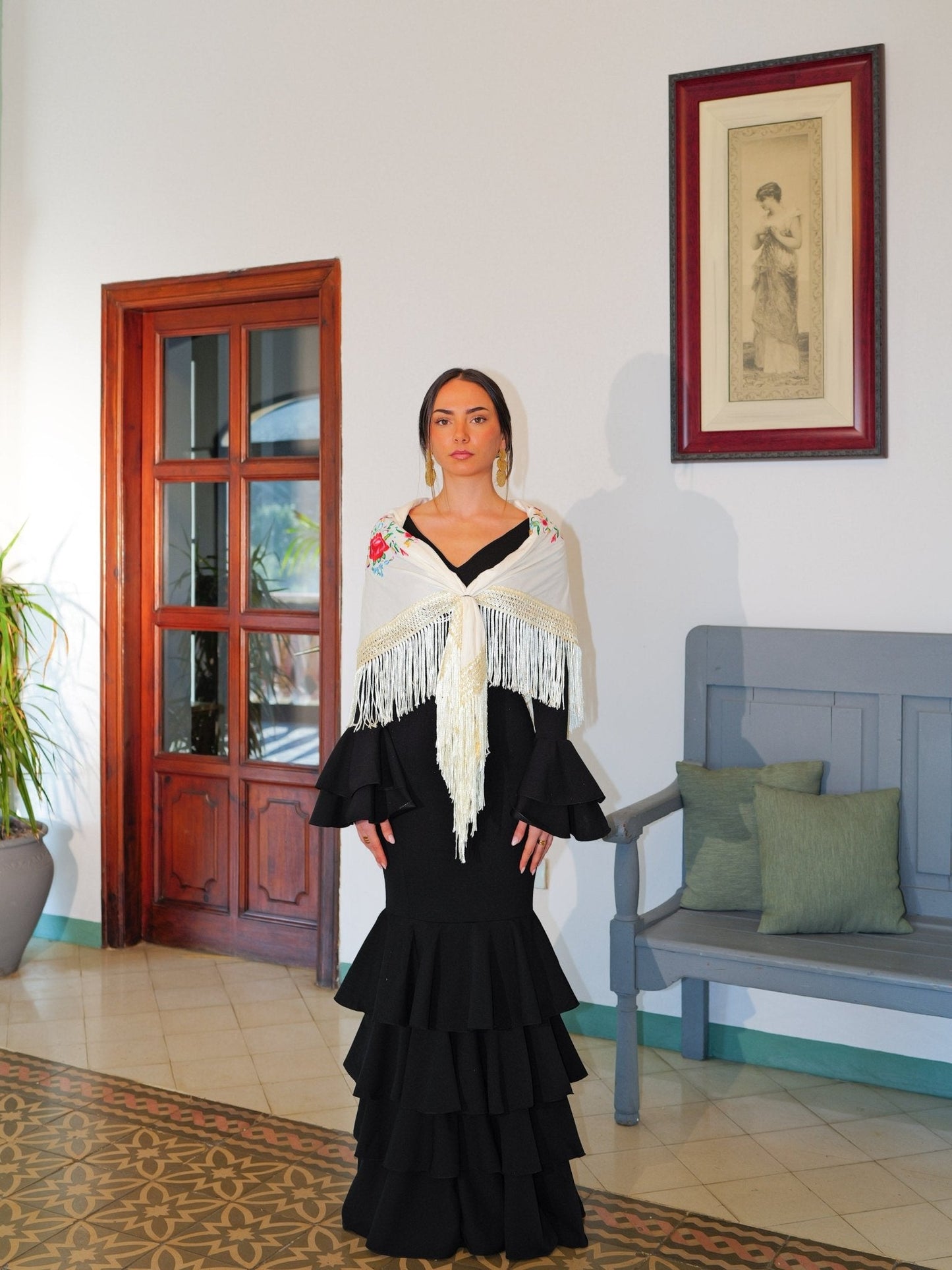 Mantón flamenca bordado flores beige