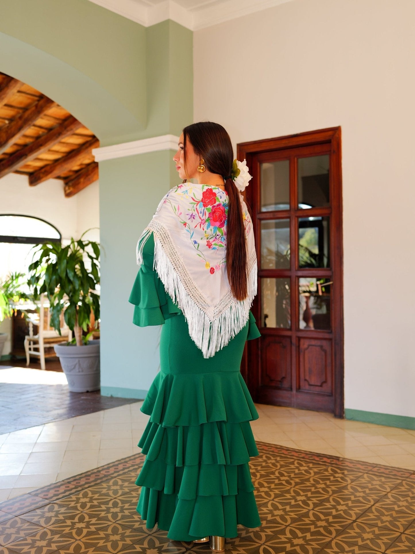 Mantón flamenca bordado flores blanco