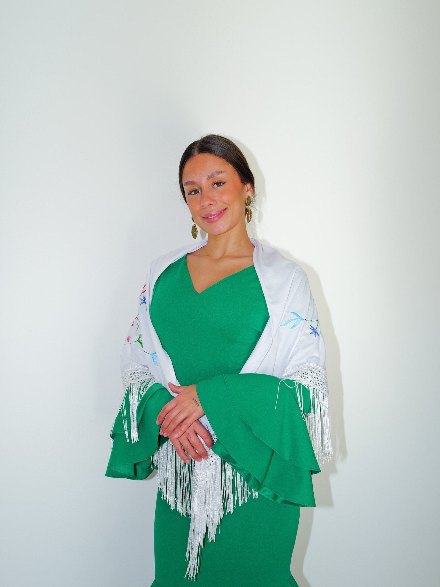 Mantón flamenca bordado flores blanco