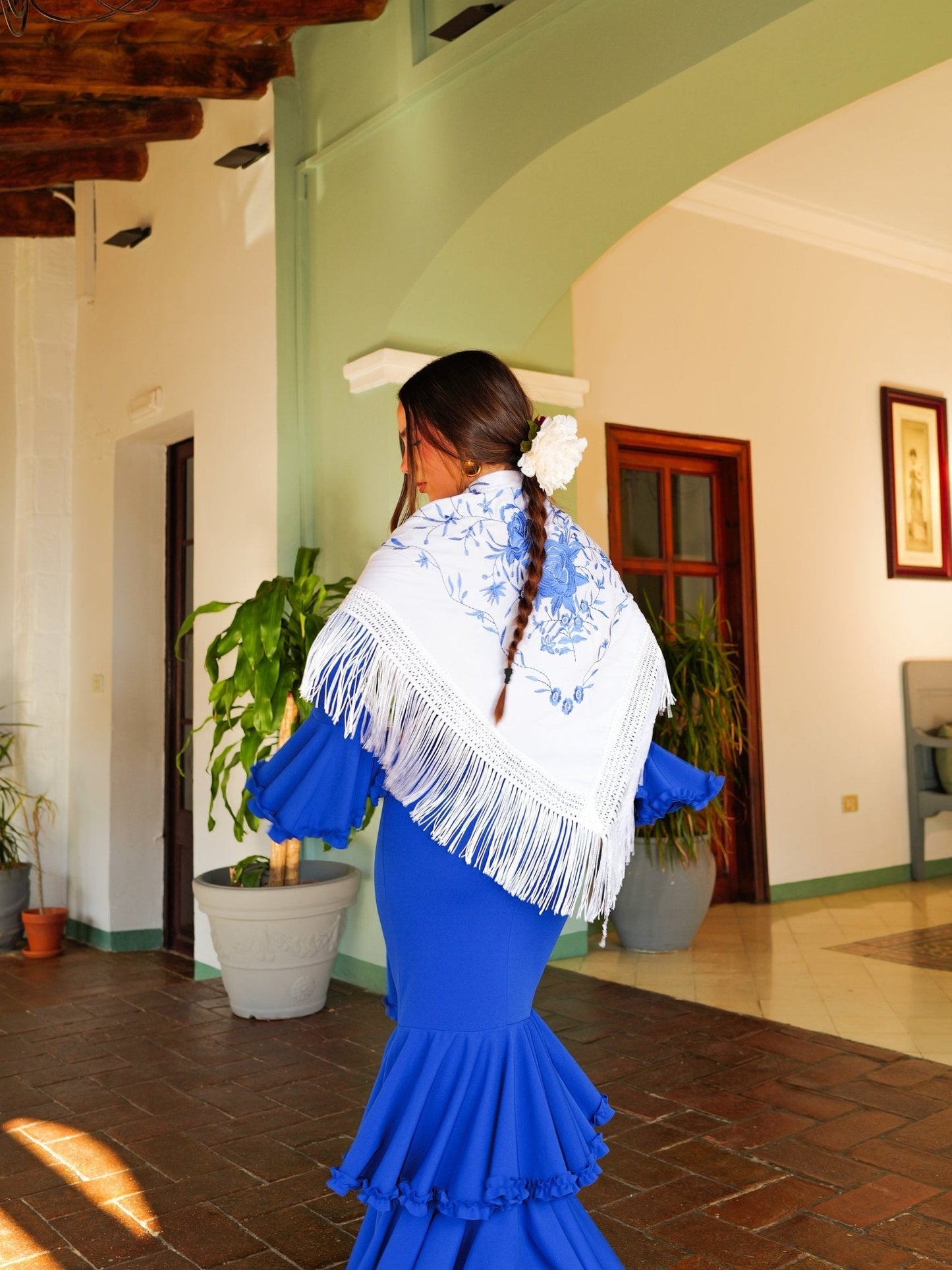 Mantón flamenca bordado flores cielo