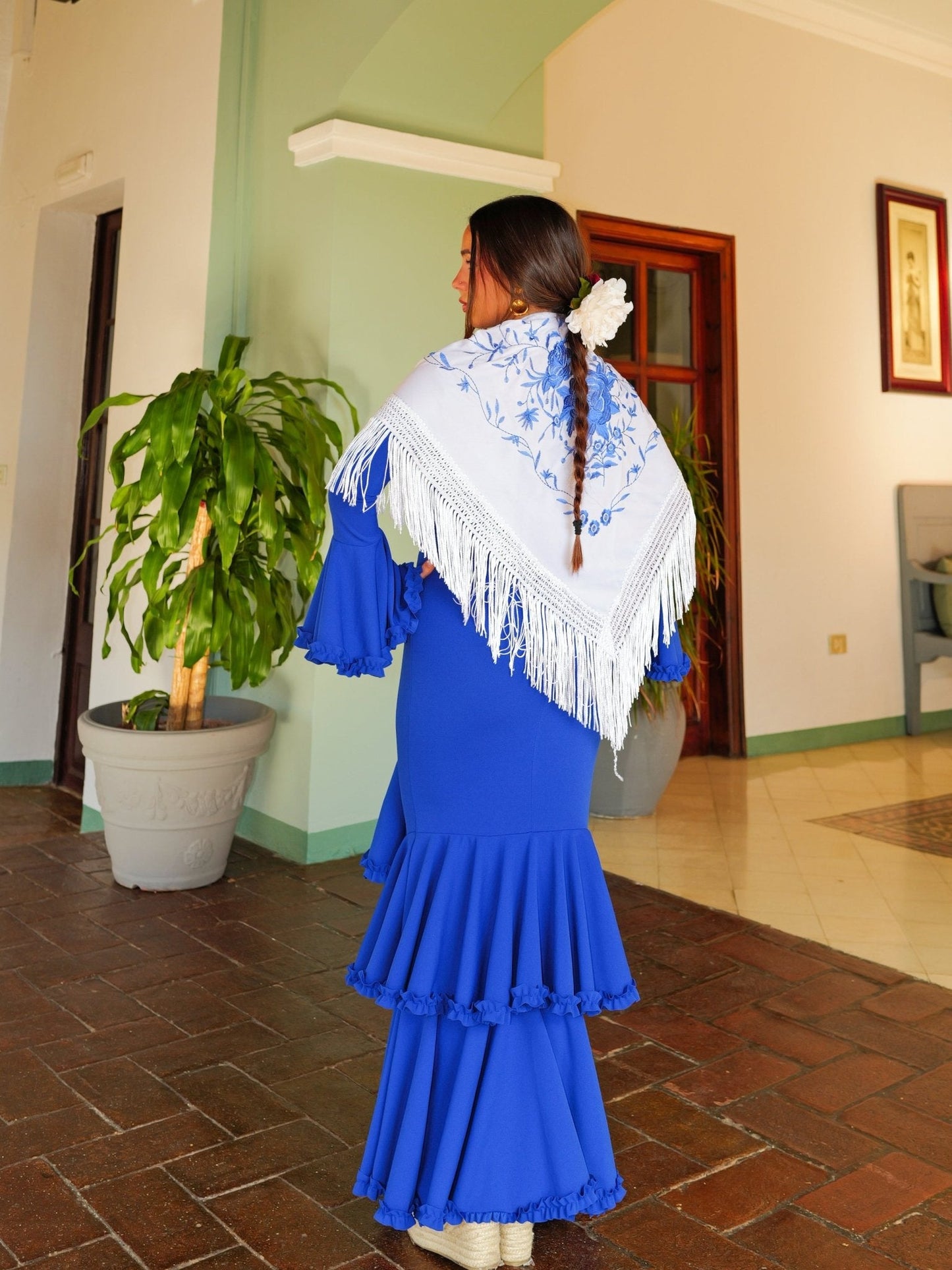 Mantón flamenca bordado flores cielo