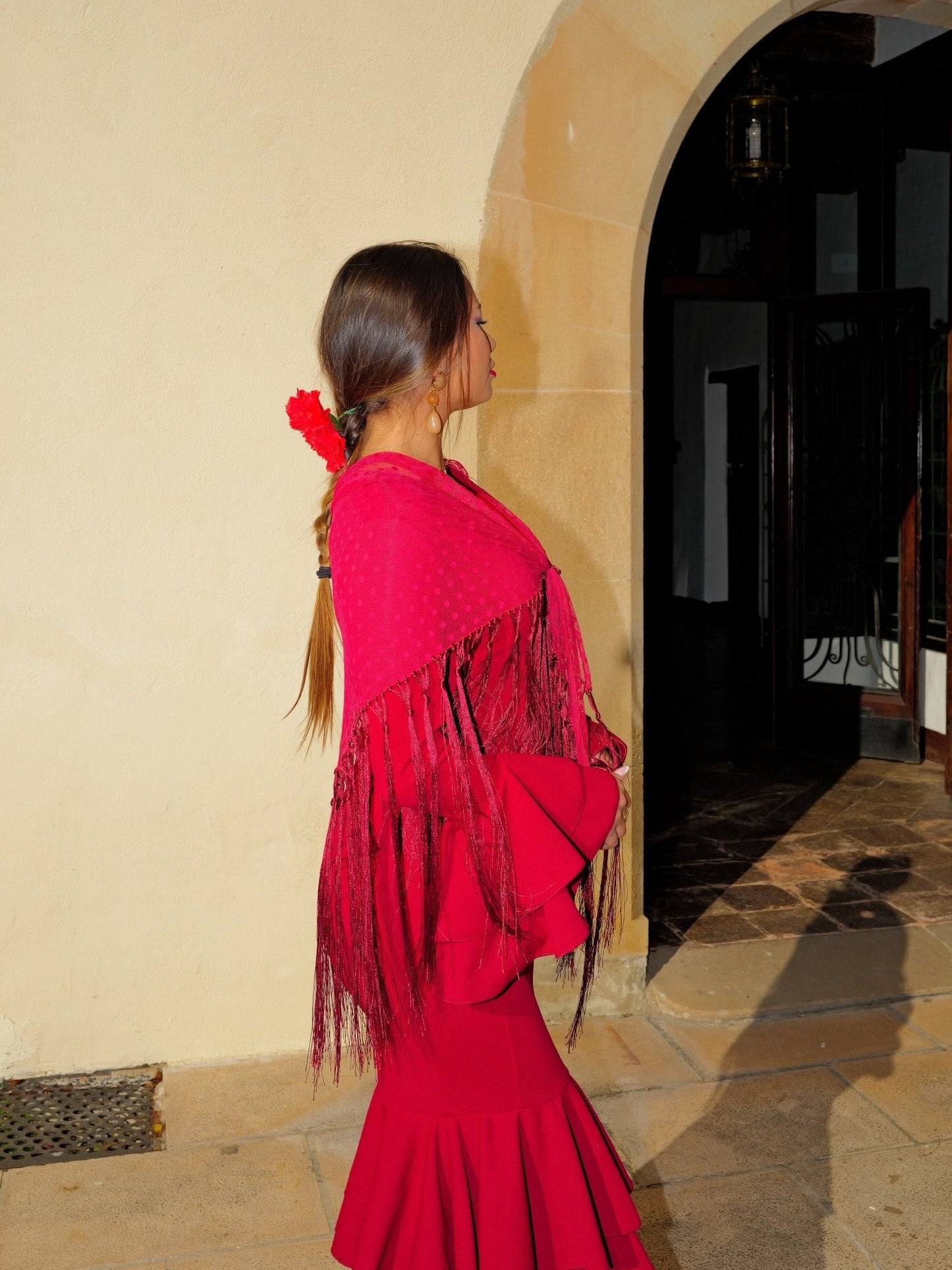 Mantón flamenca topos burdeos