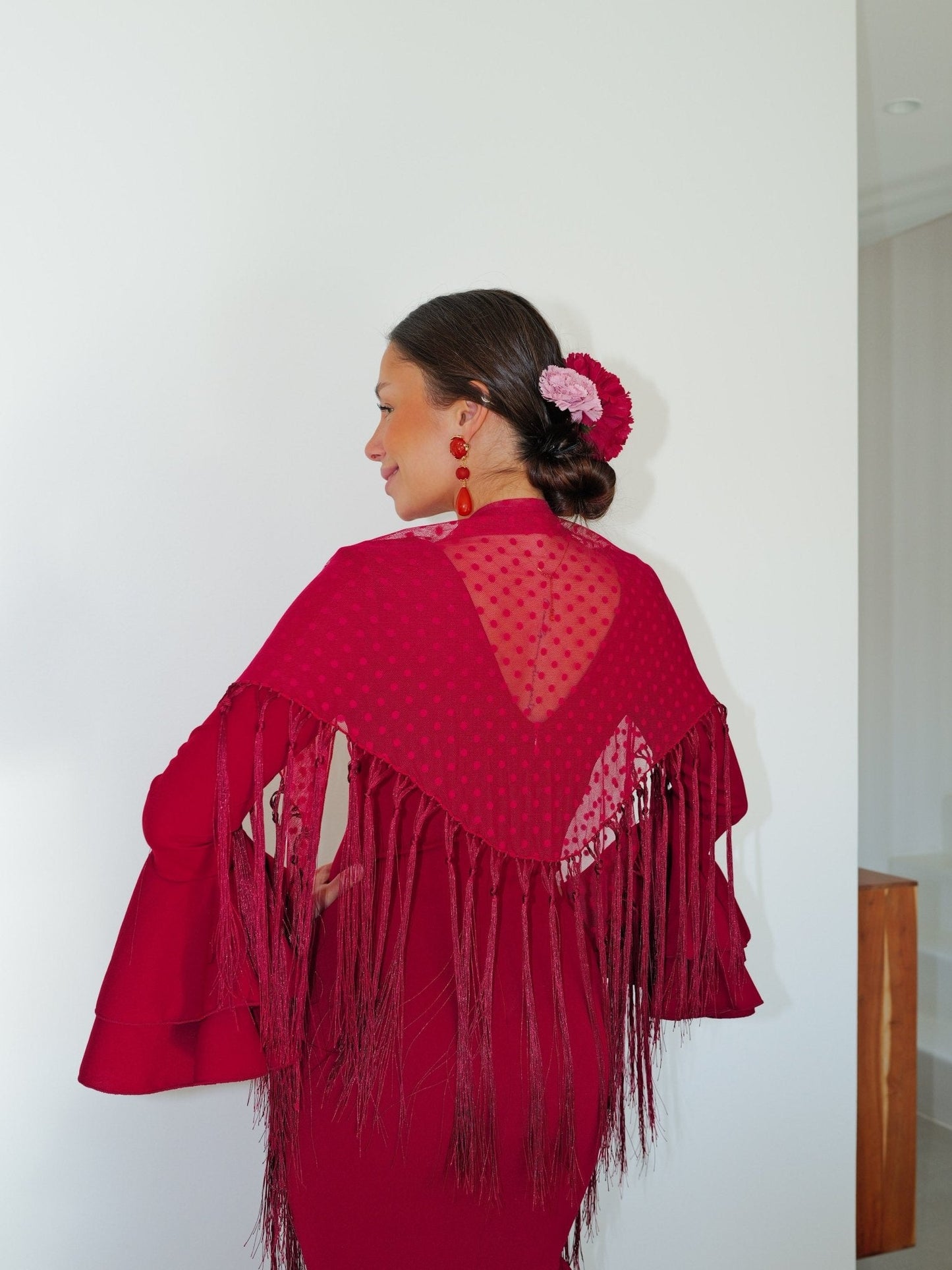 Mantón flamenca topos burdeos