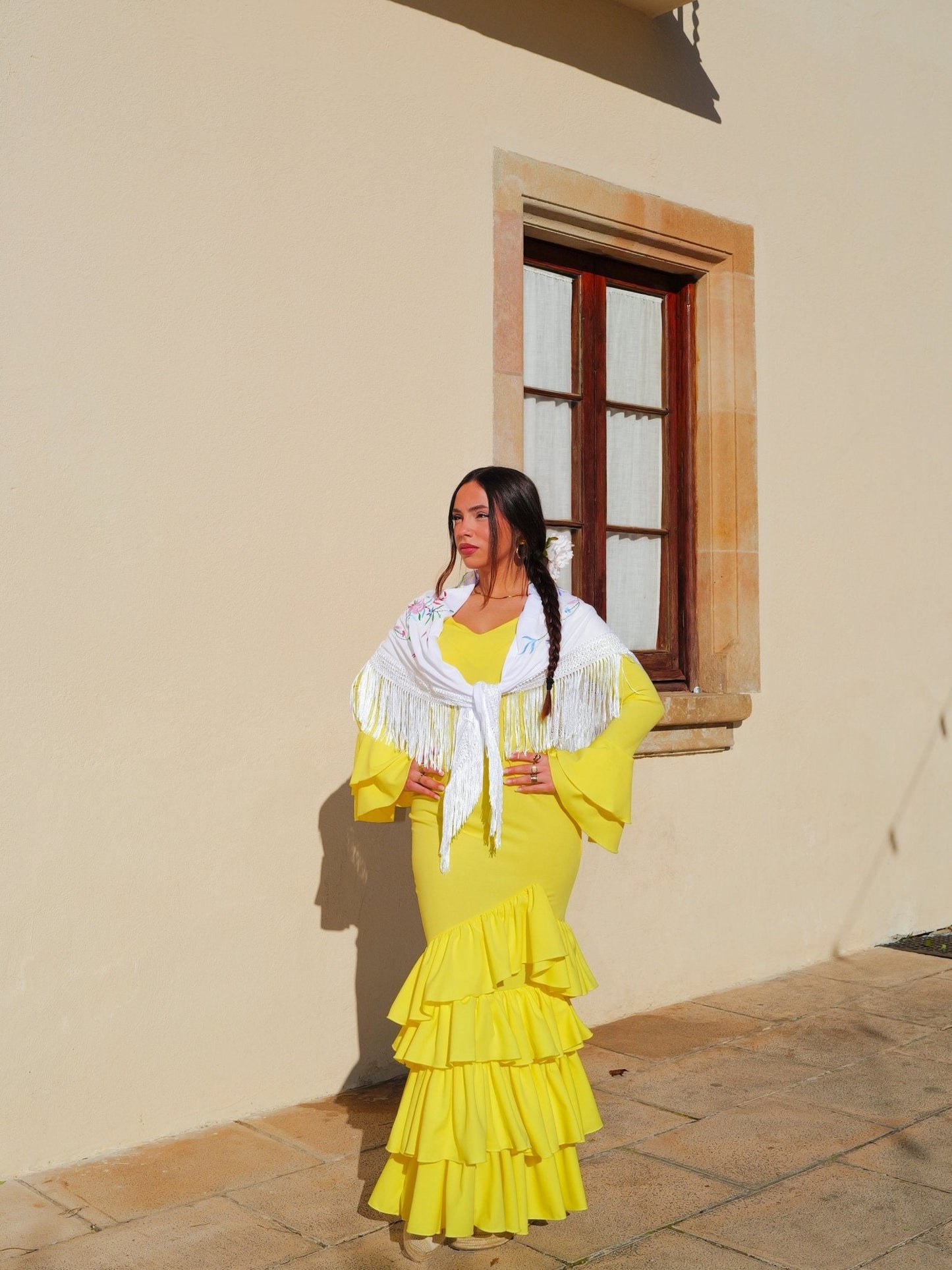 Traje flamenca asimetrico volantes amarillo