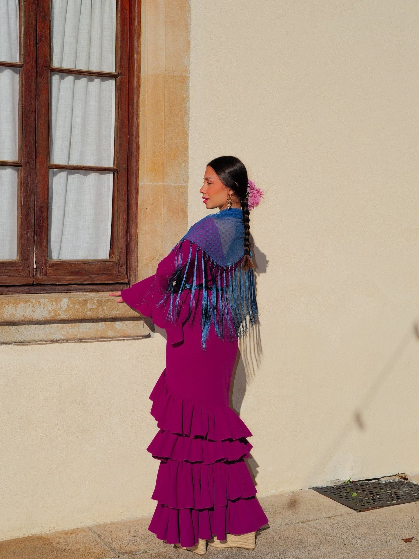 Traje flamenca asimetrico volantes cereza
